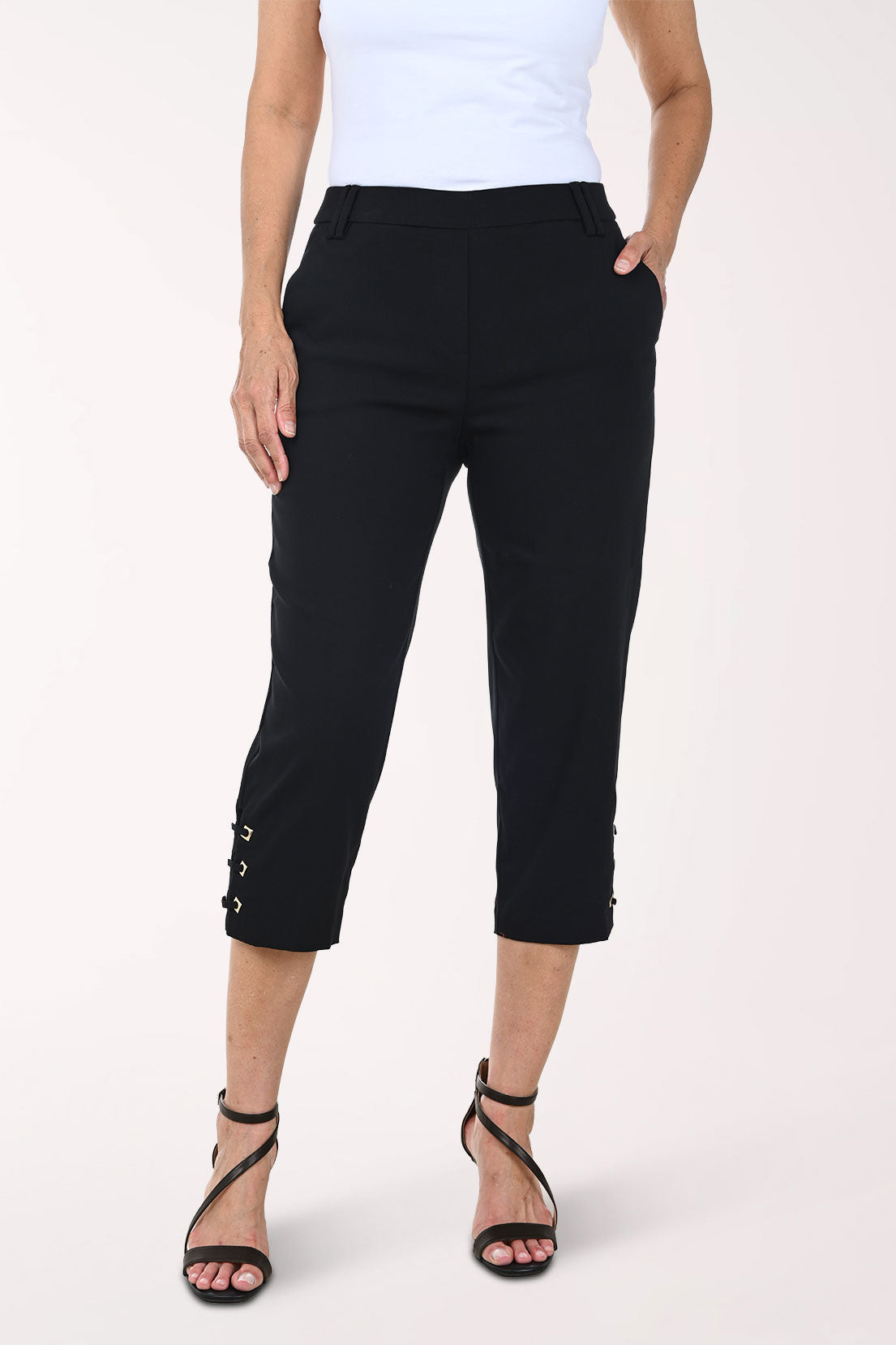 Diamond Grommet Lattice Capri Pant